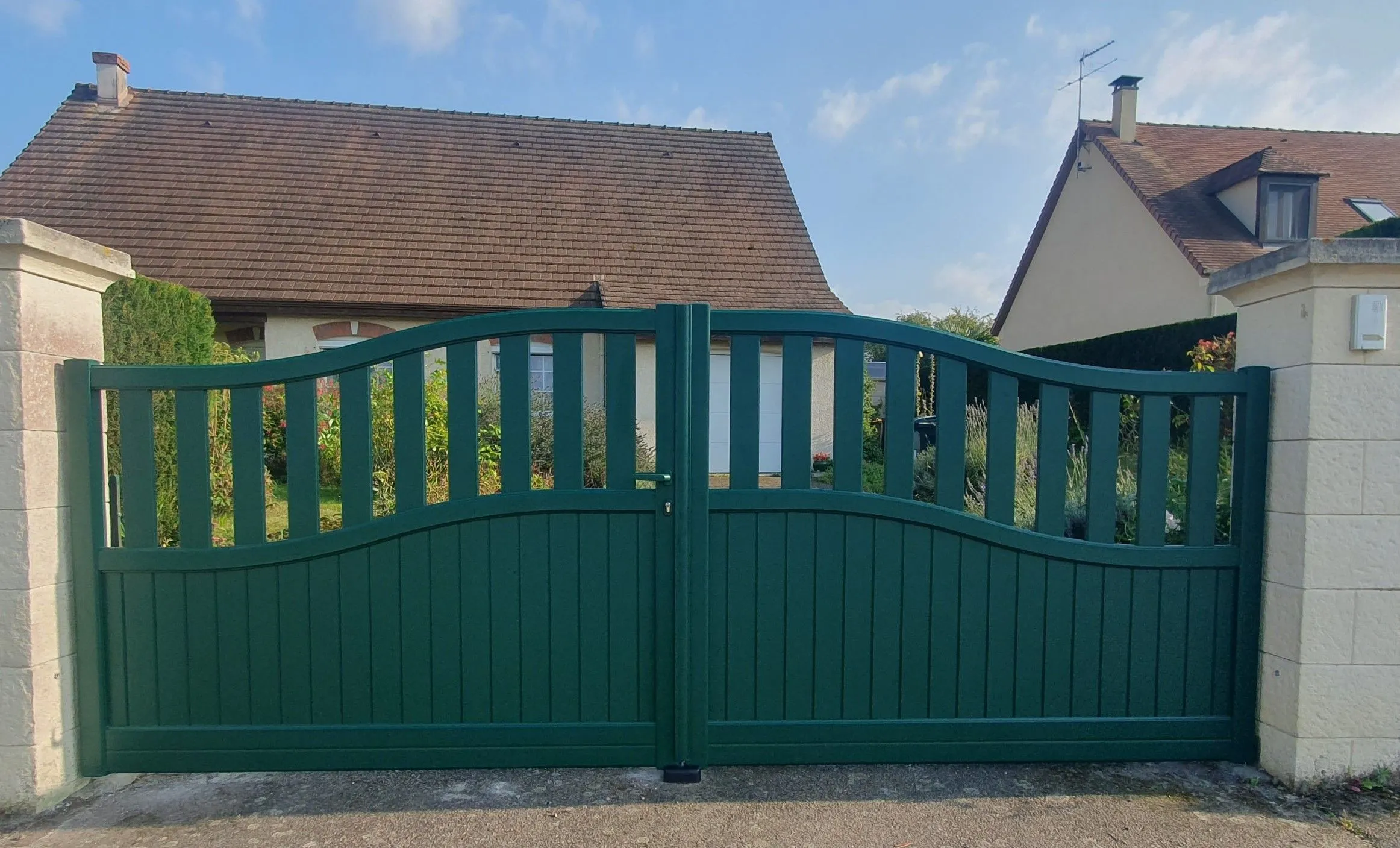 PORTAIL ALUMINIUM DE MARQUE CHARUEL TYPE MANBO