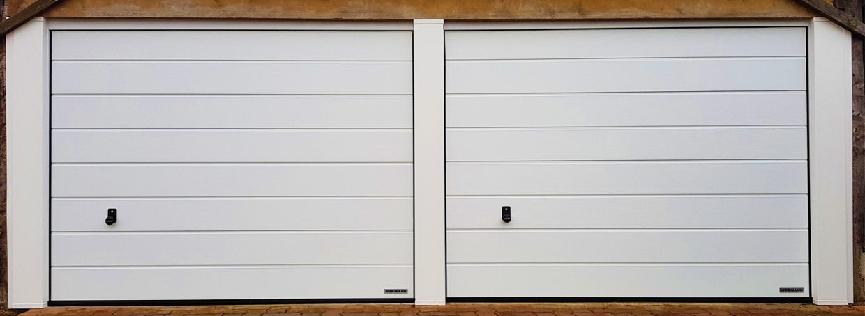 Deux-portes-de-garage blanches / Guillope fenetres