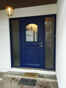 Porte vitrée bois bleu